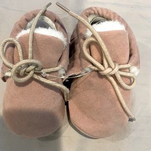 Baby booties (6-12 months) NWT